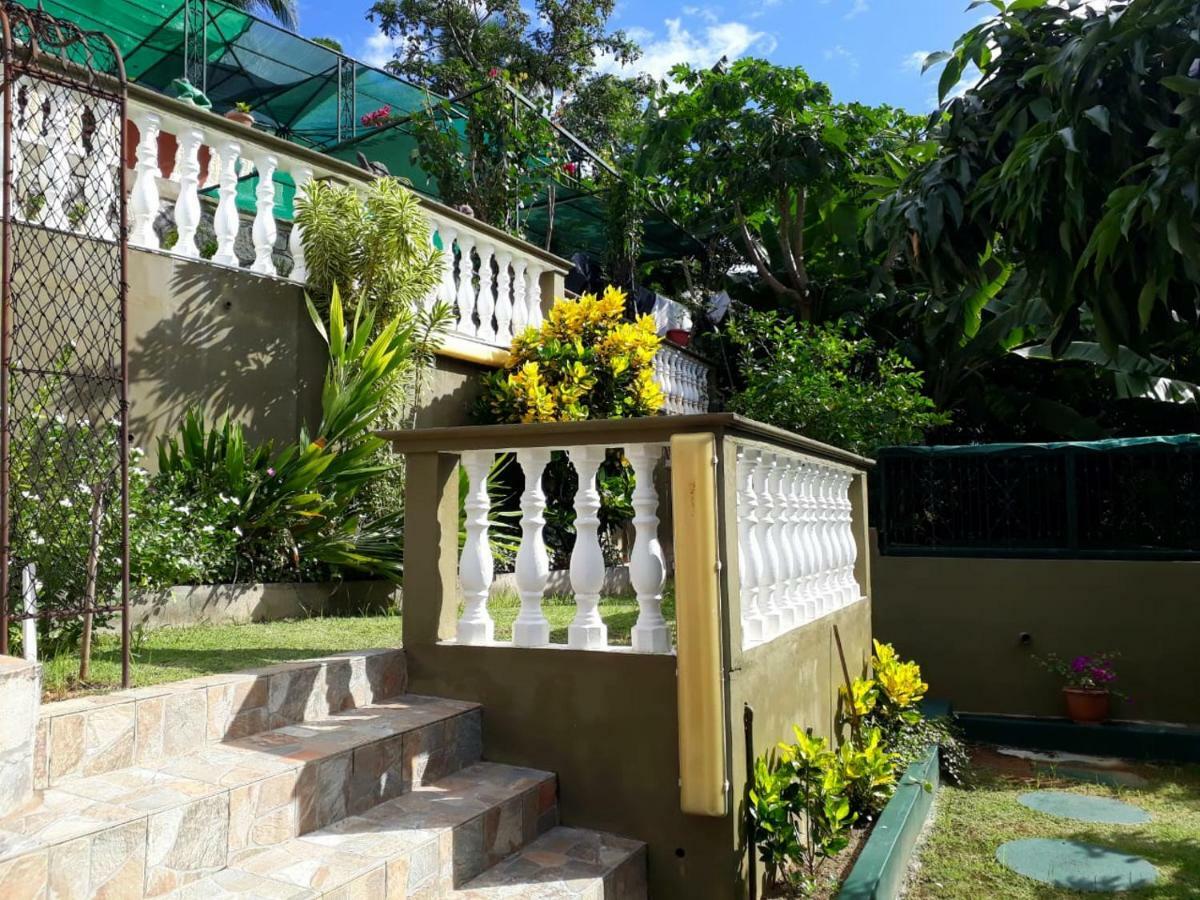Hibiscus House Seychelles Self Catering Victoria Exterior foto