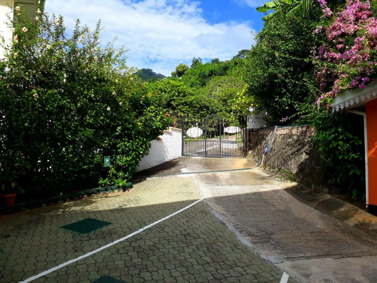 Hibiscus House Seychelles Self Catering Victoria Exterior foto